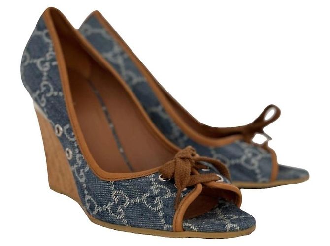 Gucci Espadrilles mit Absatz in Blau Denim