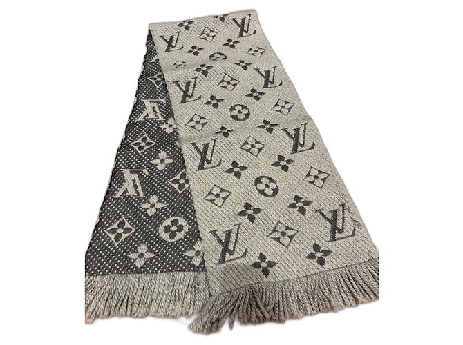 Mania del logo Louis Vuitton Grigio