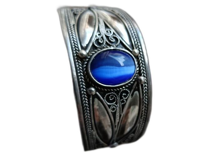 Autre Marque Bracciale berbero in argento e agata blu