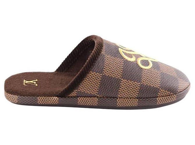 Pantuflas marrones Louis Vuitton Castaño