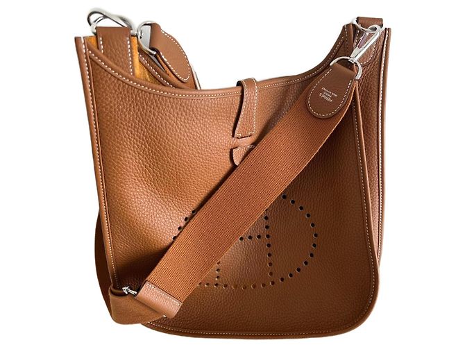 Bolsa de alça Hermès Evelyne III Taurillon Clemence Gold Camelo