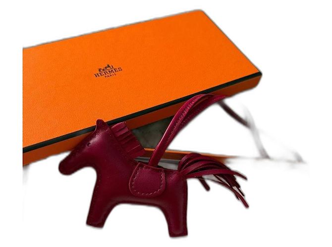 Chaveiro Hermès Rodeo PM em couro rosa México Bordeaux