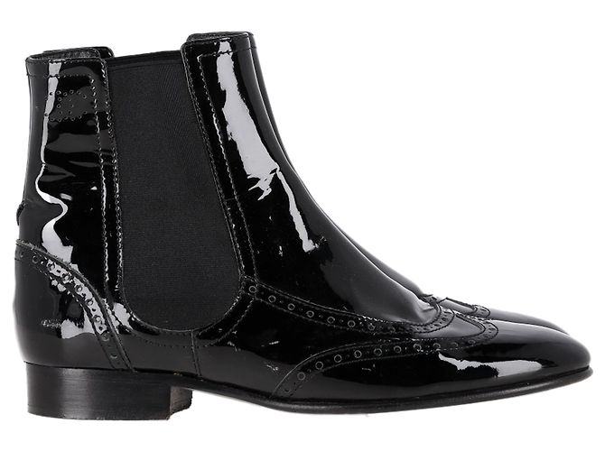Timeless Chanel Stiefeletten aus schwarzem Lackleder