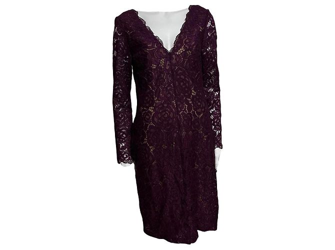 Vera Wang Spitzenkleid in Lila mit V-Ausschnitt