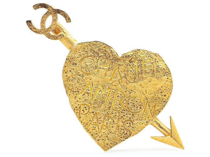 Broche en forme de cœur et de flèche en or plaqué CC de Chanel Doré