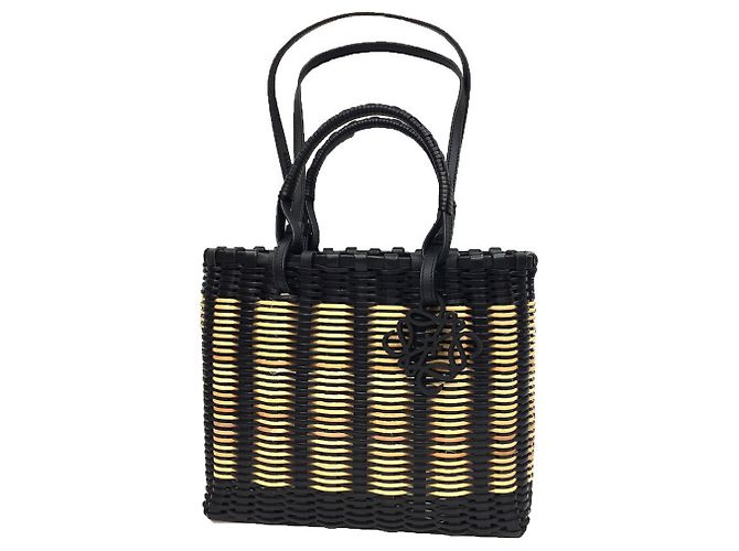 Bolsa Loewe Square em rattan com couro preto