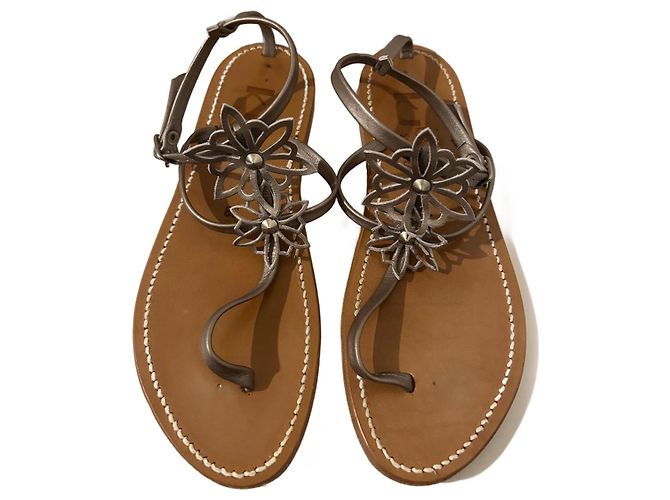 K Jacques Sandalen aus Leder Camel mit grauen Lederblumen Kamel