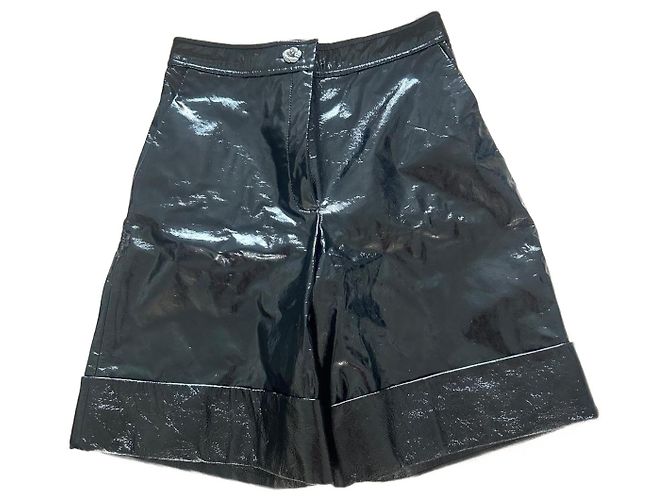 Bermuda Chanel de Couro Verniz Preto