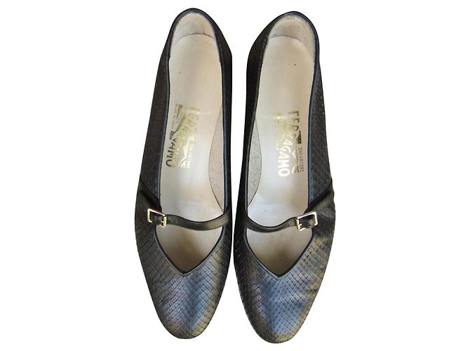 Salvatore Ferragamo Ballerinas aus Python Schwarz