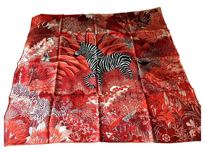 Lenço Hermès intitulado 'Mountain Zébra' por Alice Shirley em sua caixa e caixa de presente. Rosa Vermelho Coral