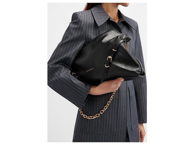 Borsa a spalla media in pelle granulata nera con catena dorata Givenchy Voyou Nero
