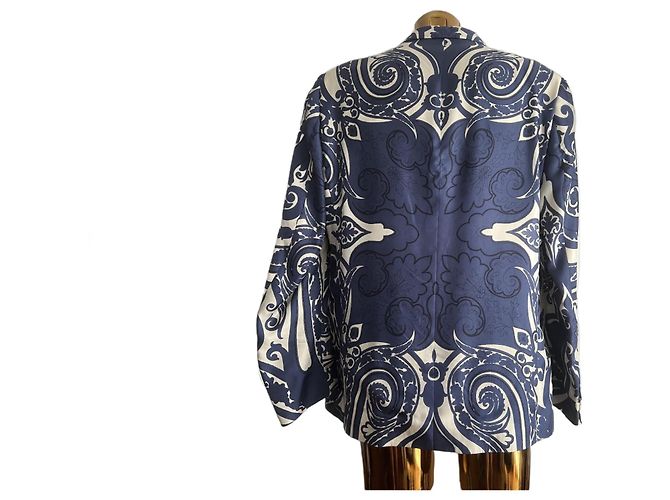 A Vintage little gem from Etro - Silk jacket White Blue