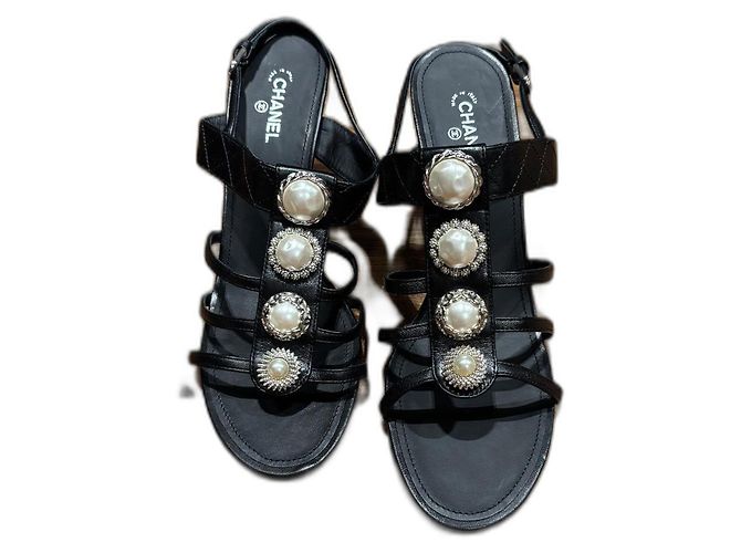Sandali in pelle nera Chanel 41 Nero