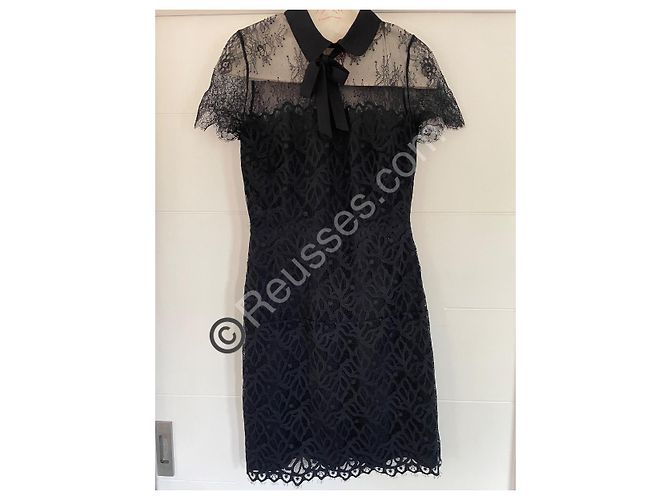 Vestido preto de renda Sandro em muito bom estado
