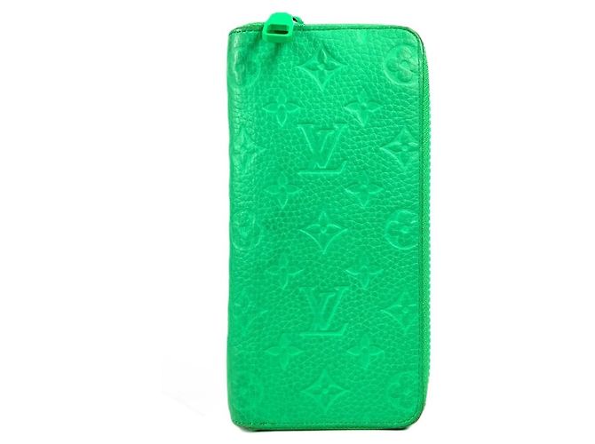 Cartera larga de cuero Taurillon verde Louis Vuitton