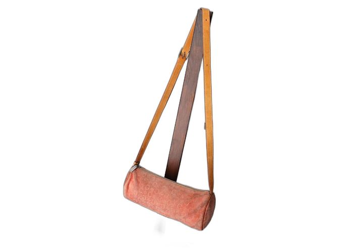 Sac à main Céline en daim rose motif Triomphe