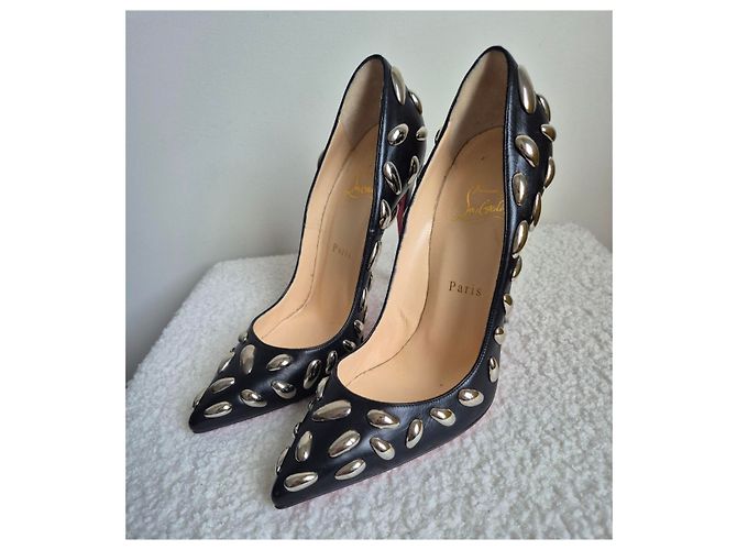 Christian Louboutin Schwarze Pumps, silberner Schmuck, Größe 38,5, LOUBOUTIN