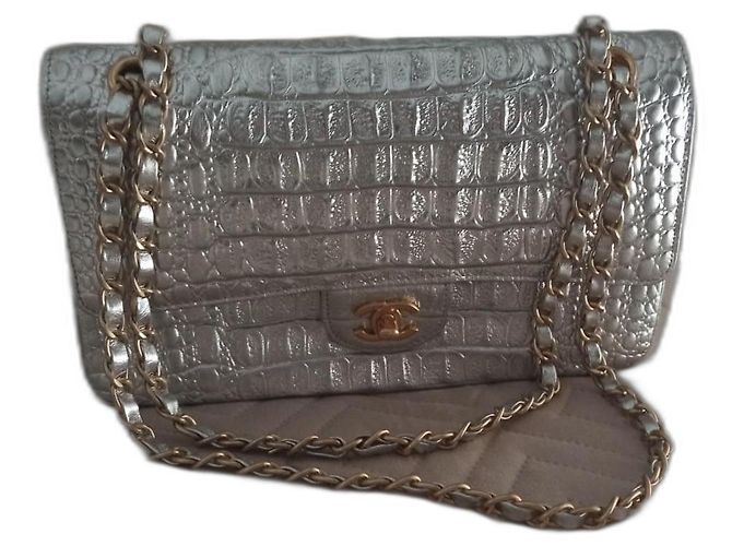 Chanel Borsa a flap classica pelliccia metallizzata argento Metallico