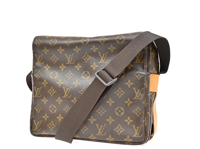 Louis Vuitton Naviglio Marrom