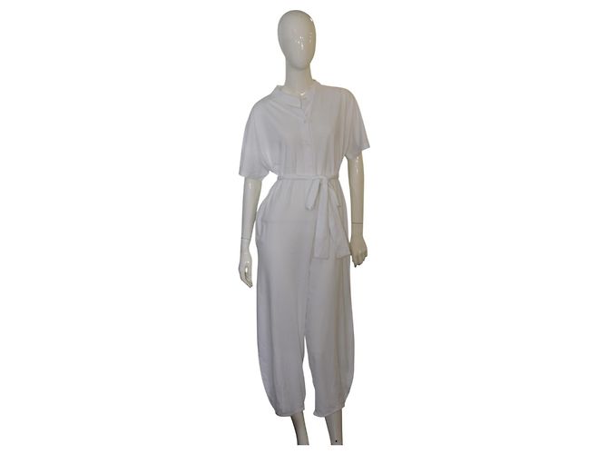 Autre Marque Four Minds Weißer kurzer Jumpsuit mit Gürtel S/M