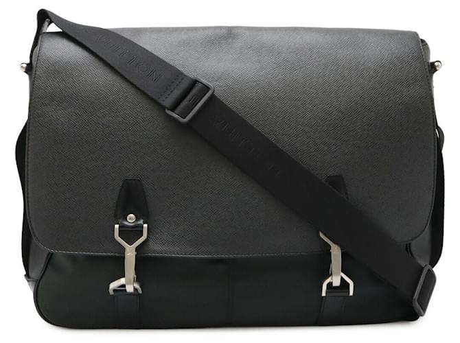 Louis Vuitton Taiga Delceau Leather Shoulder Bag Black  ref.2233635
