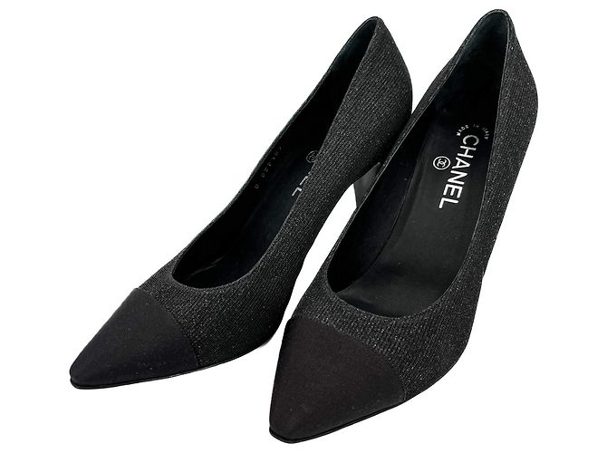 Timeless Chanel Cap-Toe Leather High Heel Pump 40 Heel 9 Cm Black