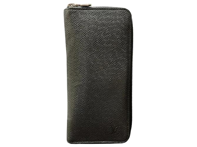 Louis Vuitton Taiga Zippy Wallet Vertical M30503 Black Leather  ref.2237983