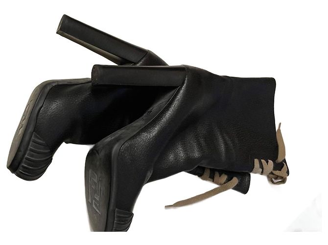 Fendi leather boots black
