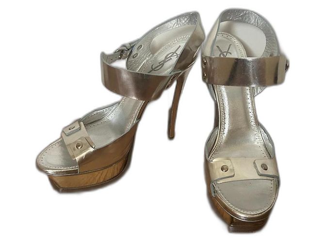 Sandalias de plataforma Saint Laurent Tribute plateadas