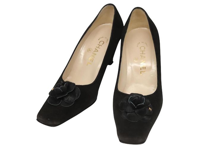 CHANEL Escarpins en daim noir CC Auth am8442