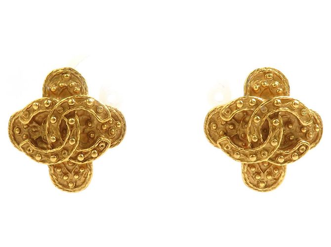 Pendientes de clip de metal dorado Chanel Coco Mark