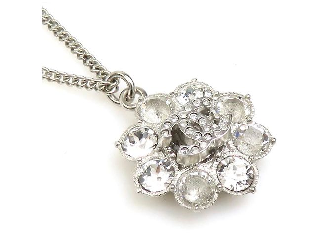 Collar de metal plateado Chanel Plata