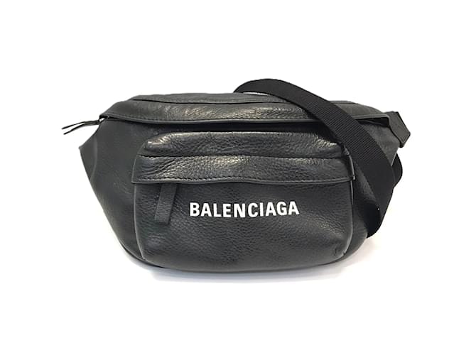 Balenciaga Everyday Belt Bag in Black Calfskin Leather  ref.2254836