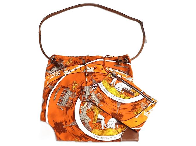 Hermès Bolsa de ombro de couro de seda Hermes Silky City PM Omnibus e Dames Blanches Laranja