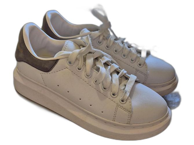 Sneakers Alexander McQueen blanche et grise Taille 36 basket Oversize