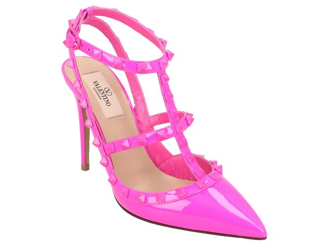 Valentino Garavani Valentino Rockstud Caged Pumps Pink