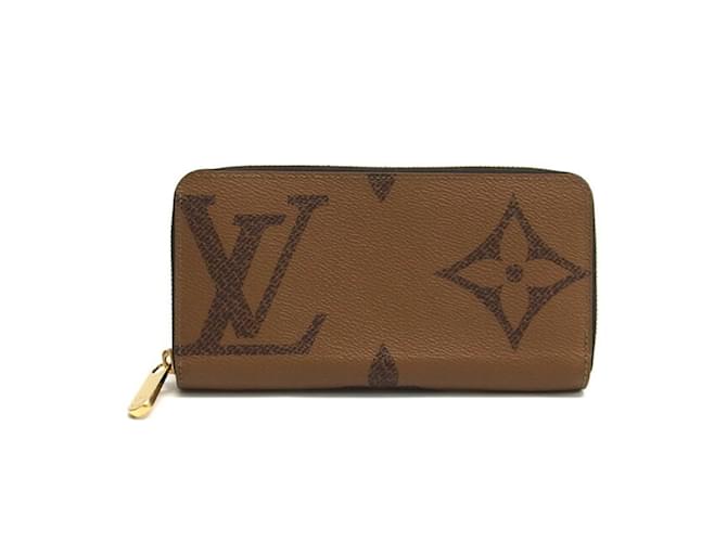 Louis Vuitton Giant Monogram Zippy Wallet Brown Cloth  ref.2280802