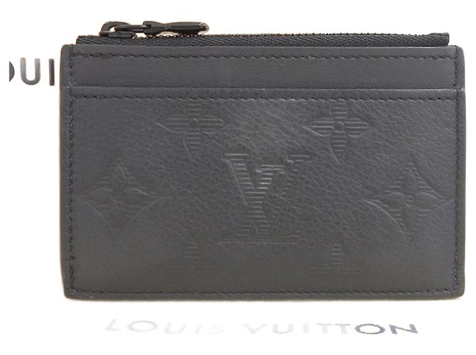Tarjetero compacto Monogram Shadow de Louis Vuitton Negro