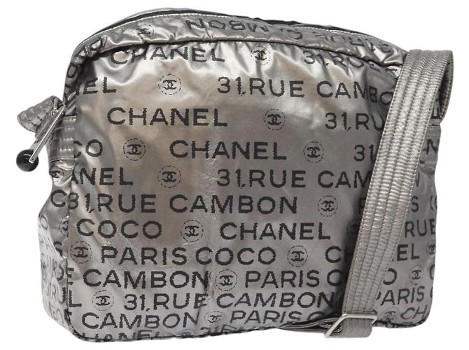 CHANEL Bolsa de Hombro Ilimitada de Nylon Plateada CC Auth 123569 Plata