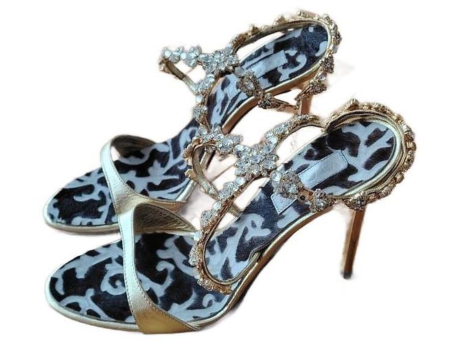 Vicini SANDÁLI DE COURO COM SWAROVSKI. Dourado