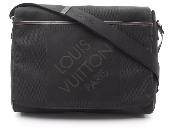 Louis Vuitton Messager NM Damier Geant Noir Shoulder Bag Black Leather Cloth  ref.2285904