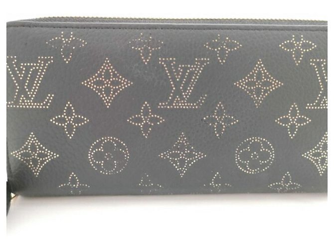 Louis Vuitton Langer Geldbeutel aus schwarzem Leder