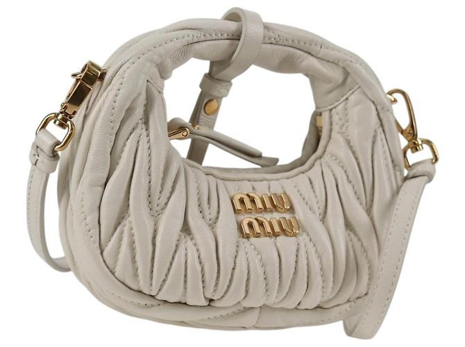 Borsa a spalla mini Matelassé Miu Miu in pelle bianca e oro Auth 115234SM Bianco D'oro