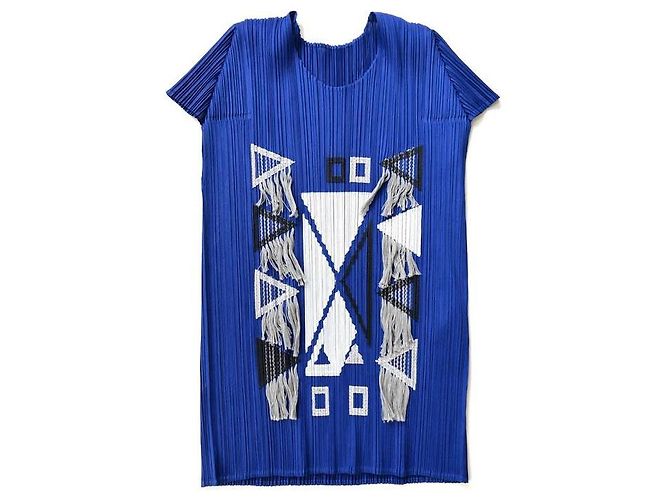 Top com aplique de pregas Issey Miyake Pleats Please Azul