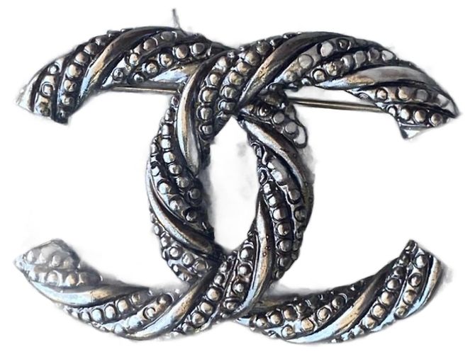 Spilla Chanel CC Argentata Argento Metallico