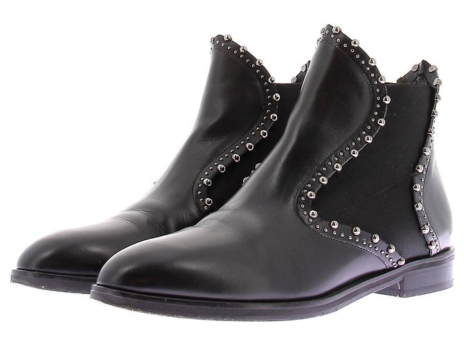Stivaletti Alaïa in pelle nera con borchie Nero
