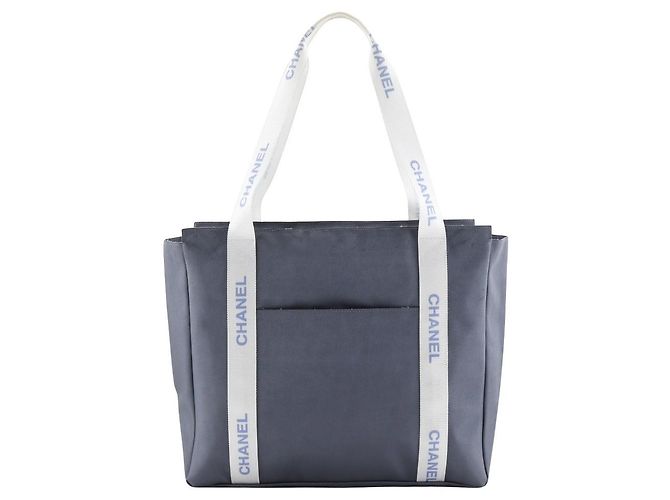 Bolsa tote de nylon com logo da Chanel Marrom Cinza