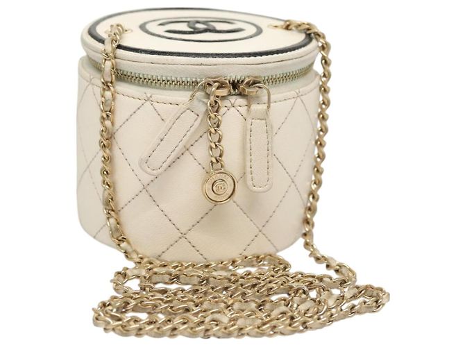 CHANEL Bolsa de Ombro Matelassé em Couro Branco Ouro CC Auth 126060 Dourado
