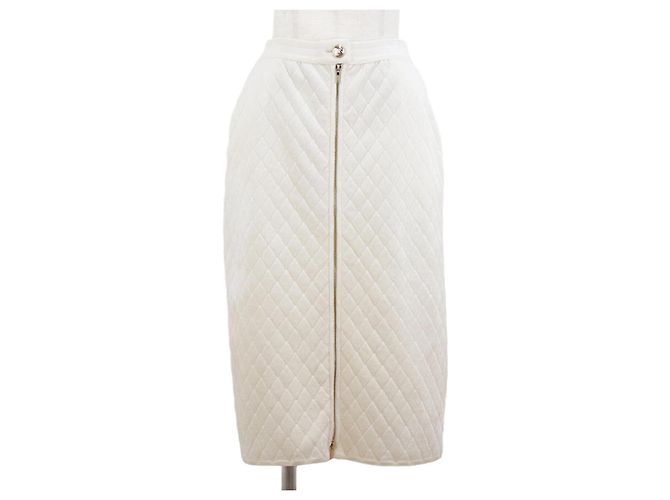 Saia Chanel Matelasse Diamond Acolchoada Branco Cru