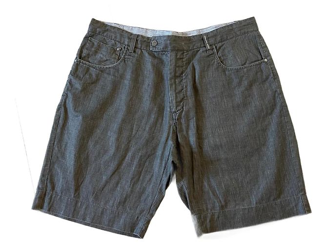 Bermuda in khaki oder militärgrün beschichtet Adolfo Dominguez Größe 46 - 48